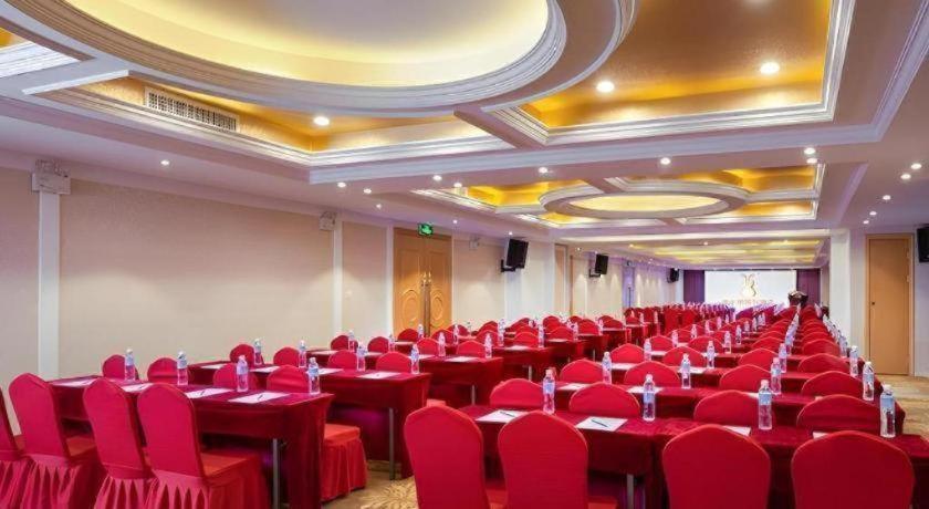Vienna International Hotel Kunming (West Guangfu Road Station Branch) 45/48