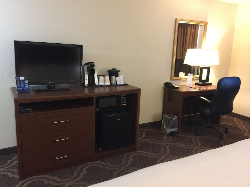 Ashmore Inn and Suites 47/61