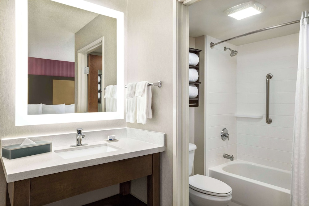 جناح استوديو بسرير كينج، La Quinta Inn & Suites by Wyndham Newark - Elkton 4/4