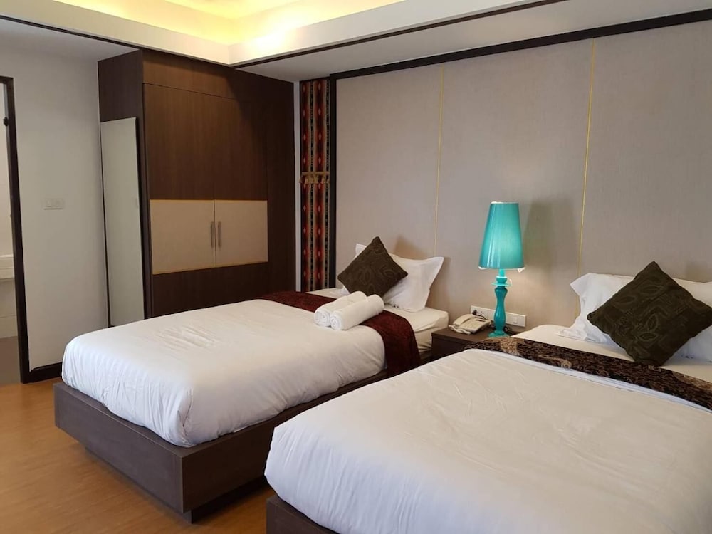 Chorlada Lanna Hotel 24/48