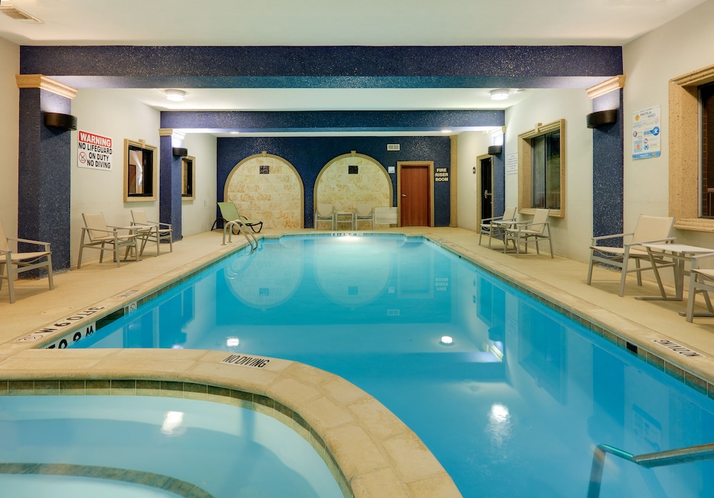 Holiday Inn Express Hotel And Suites Burleson Ft Worth 6/65