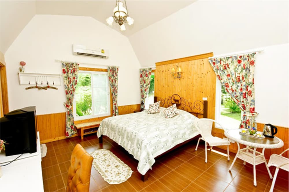 Belmont Village 43/64