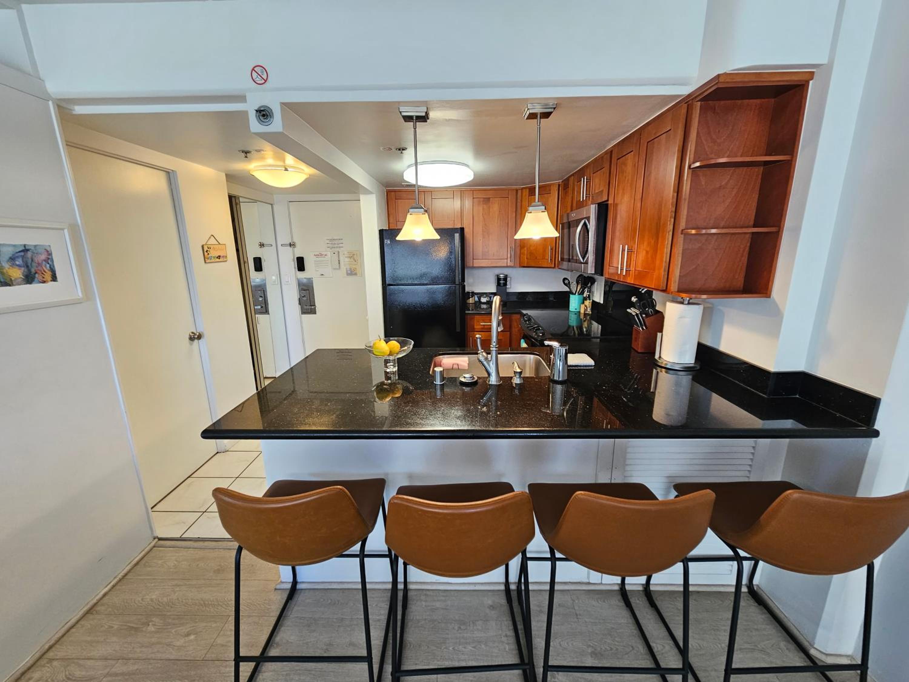 Ilikai Hotel Condo with Kitchen and Ocean View 26/38