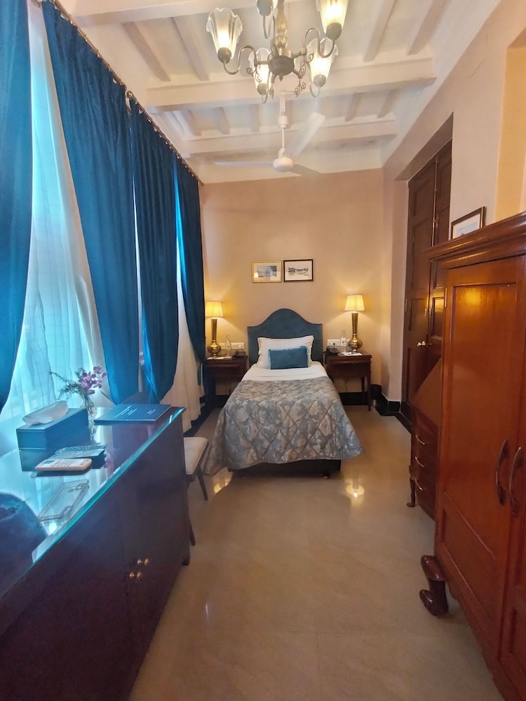 The Elgin Fairlawn Kolkata 31/60