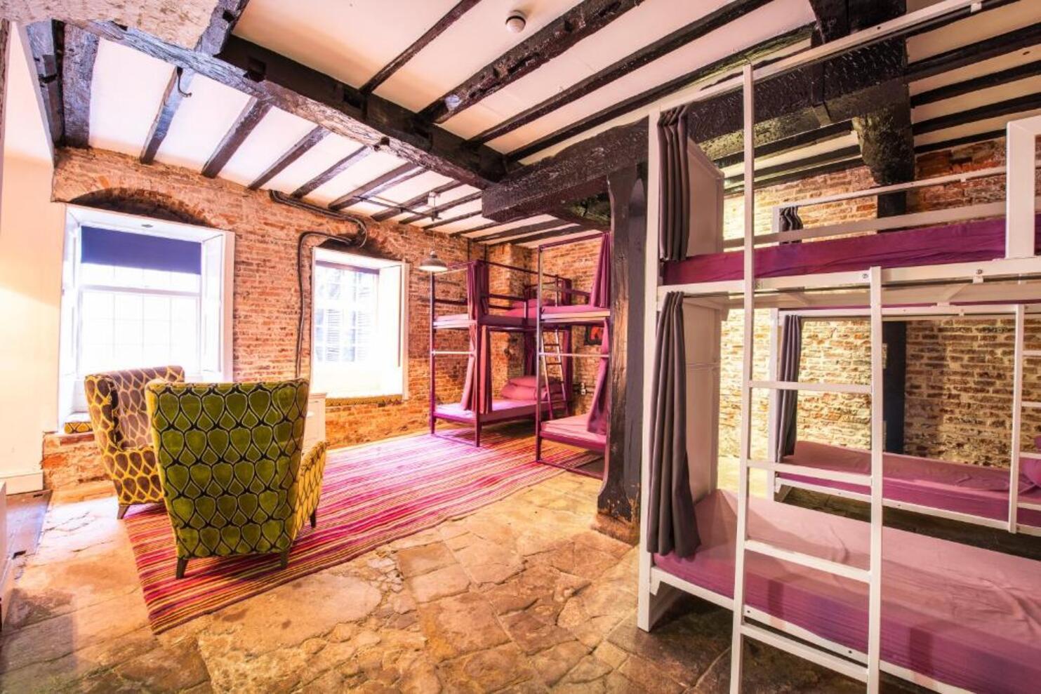 Private, 8 Beds