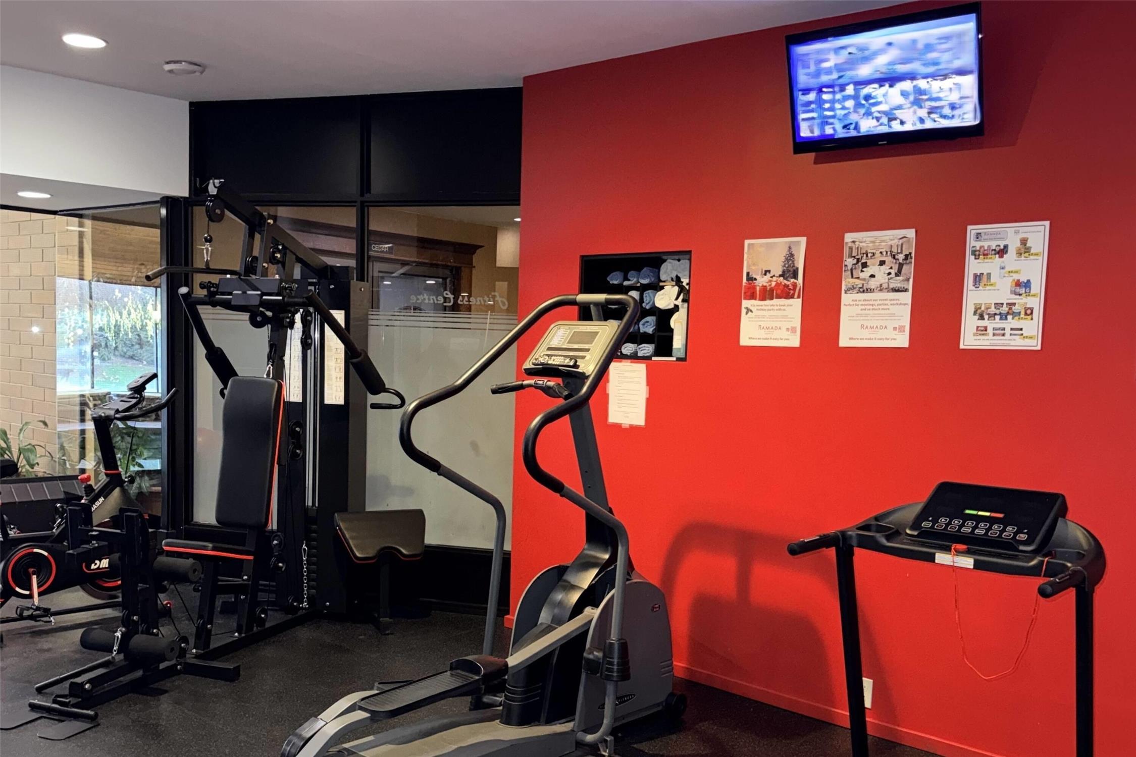 Ramada by Wyndham Kelowna Hotel & Conference Center 12/19