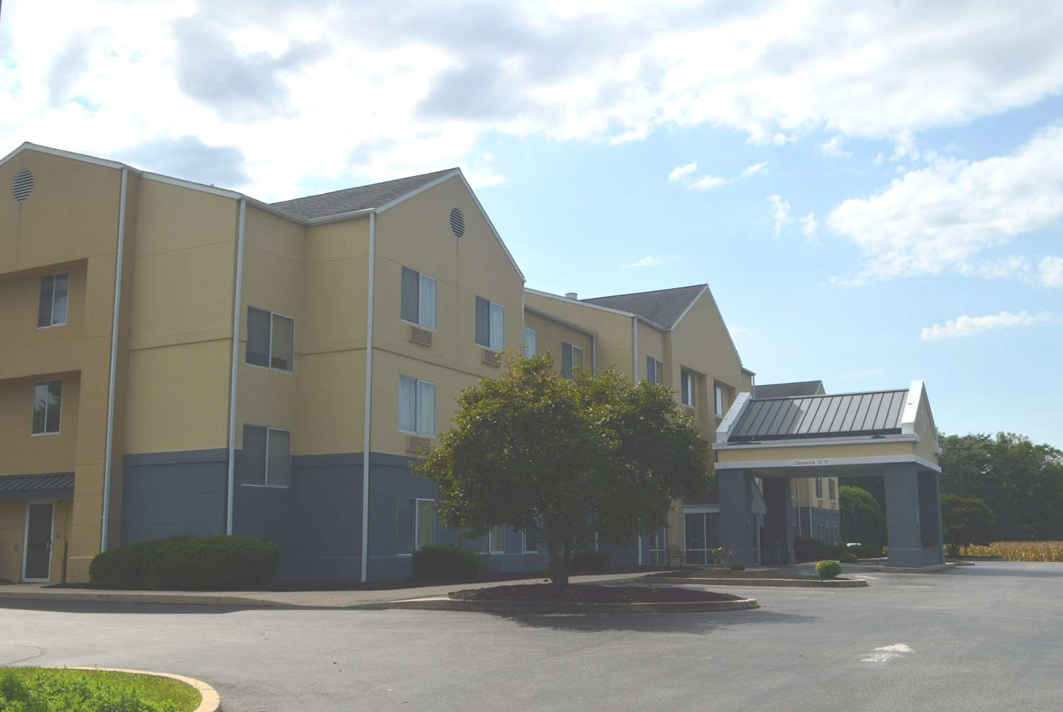 Baymont by Wyndham Chambersburg 1/8