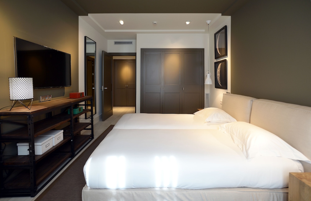 2 BEDROOMS, APARTMENT, 2 BATHROOMS
