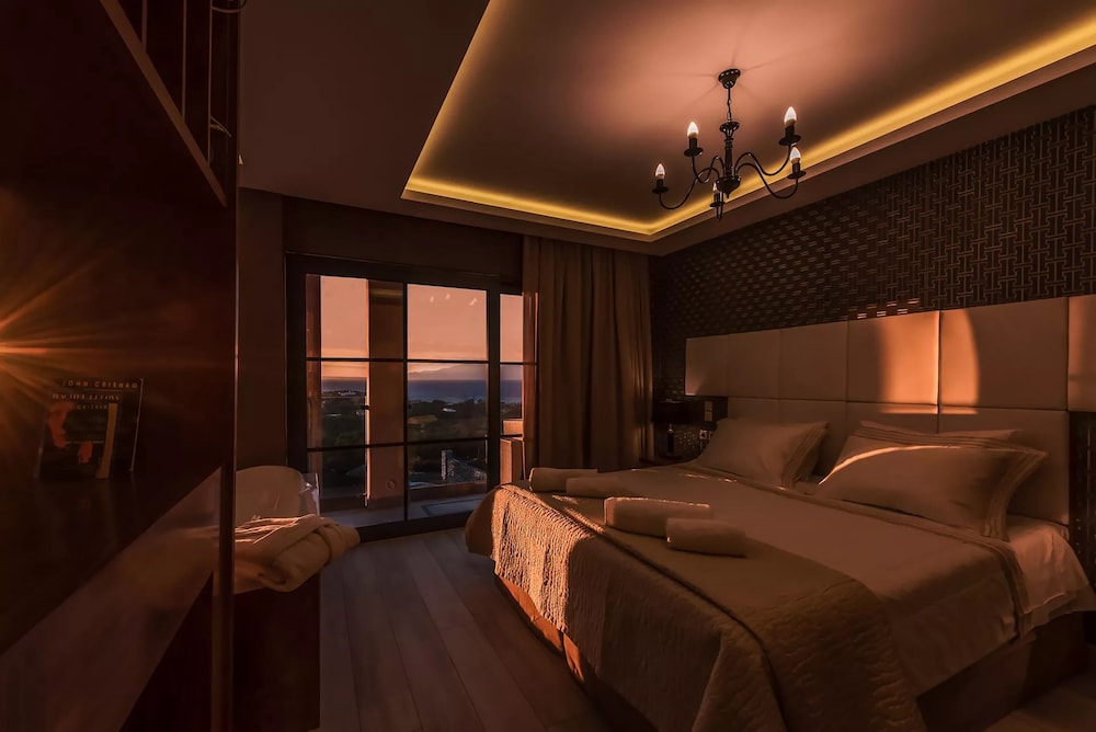 Elegance Luxury Executive Suites - Adults Only 24/58