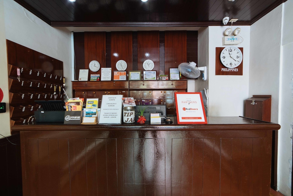 Reddoorz Near Walking Street Angeles City 19/21