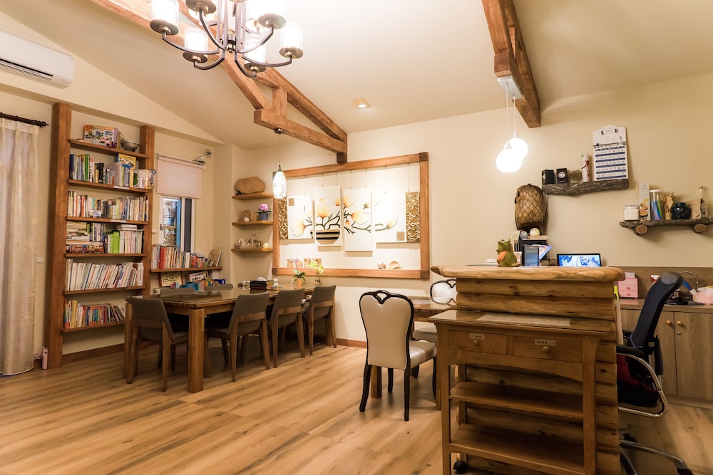 Books & Woods B&B 39/50