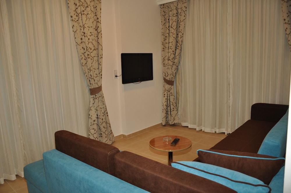 Almera Park Apartments 24/73
