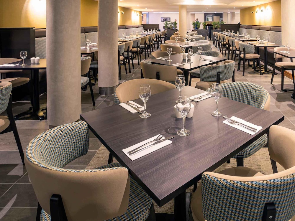 Mercure London Heathrow 49/68