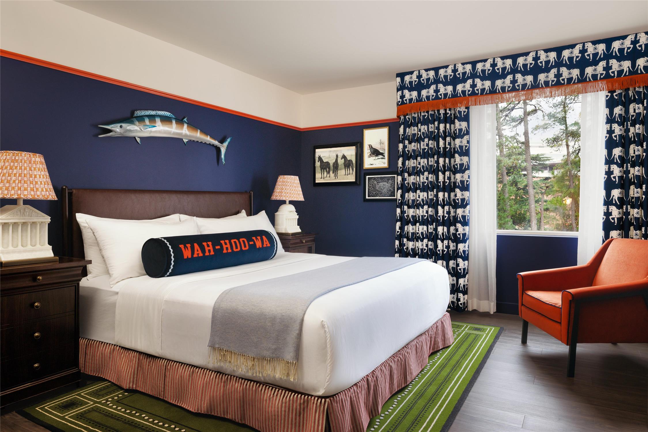 Graduate, King Bed, Bathtub, Accessible، Graduate by Hilton Charlottesville 3/5