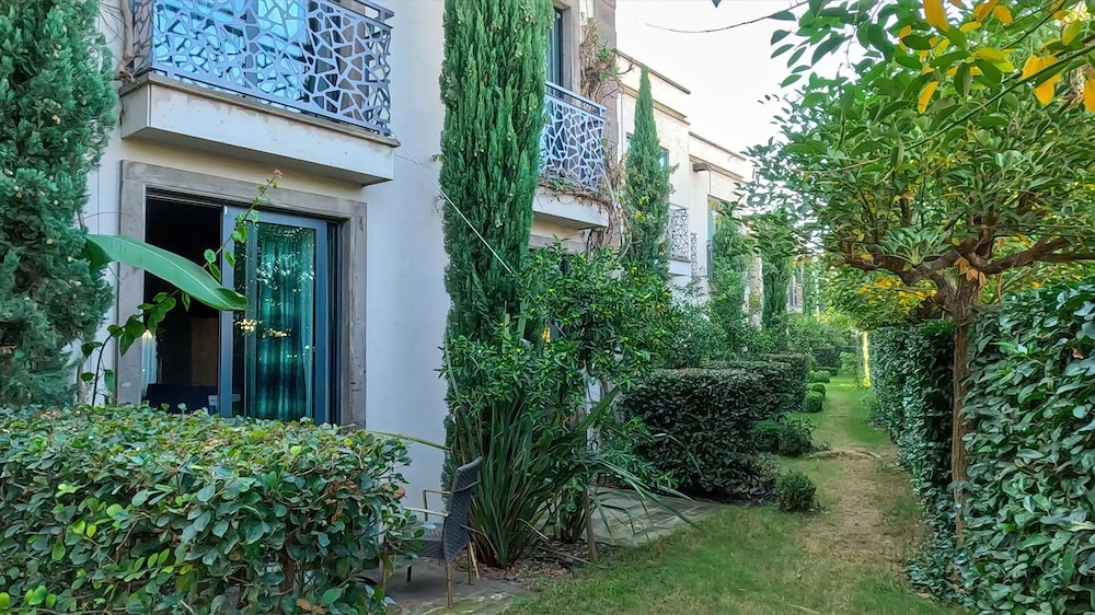 Sandima Boutique Hotel 31/43