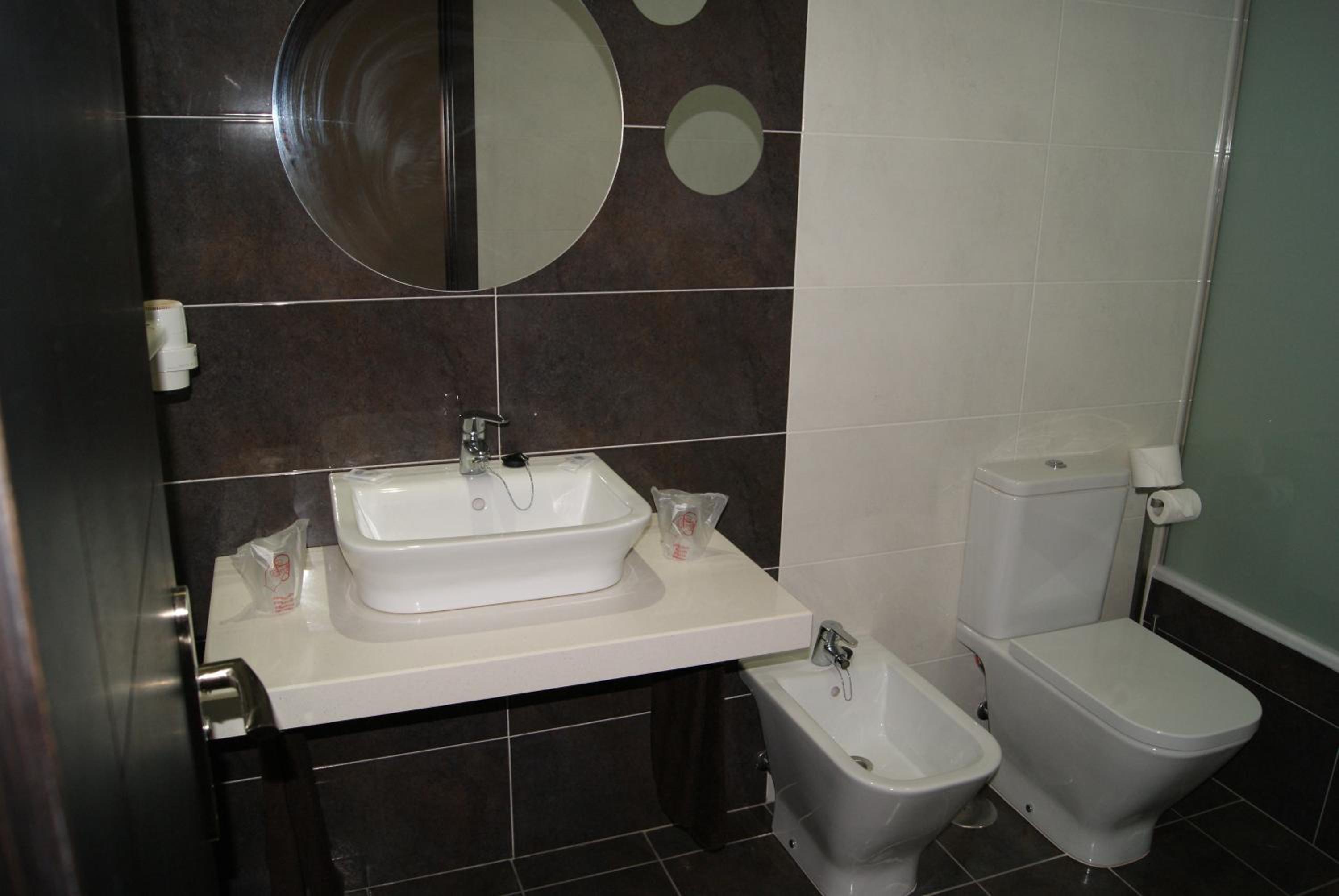 Hotel Dona Luisa 50/50