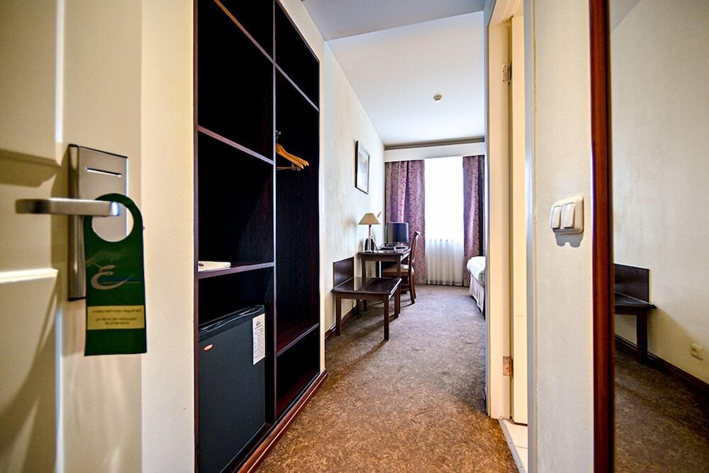 EUROPE HOTEL 55/55