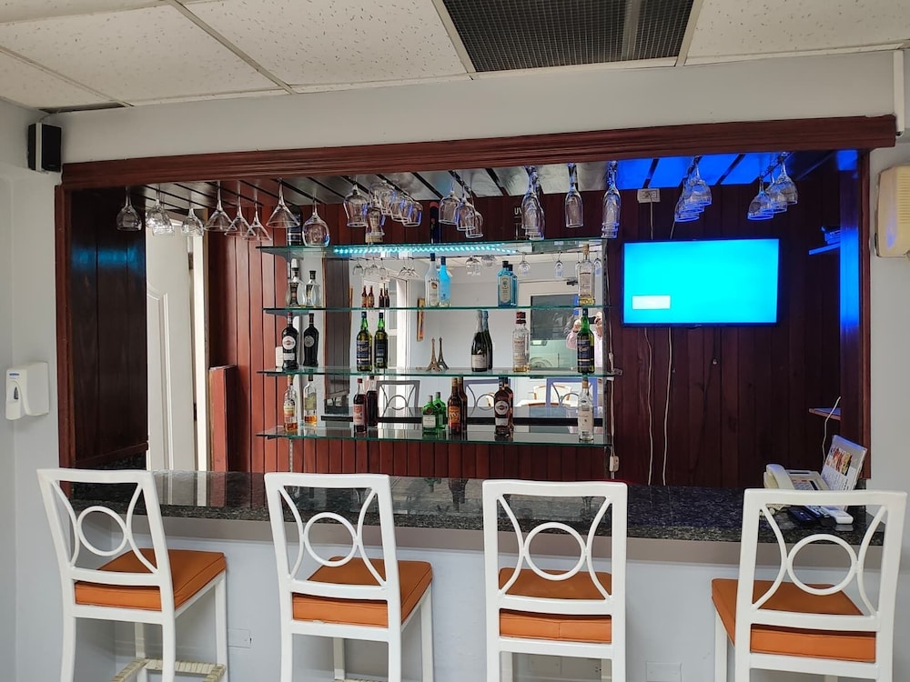 Micro Hotel Condo Suites 23/25
