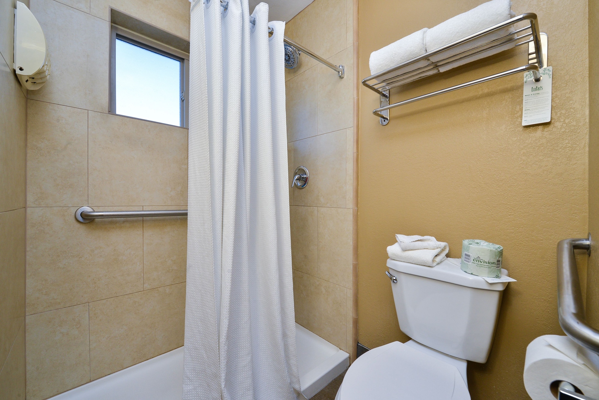 غرفة قياسية بسرير كينج لذوي الإعاقة، Royal Sun Inn & Suites 6/6