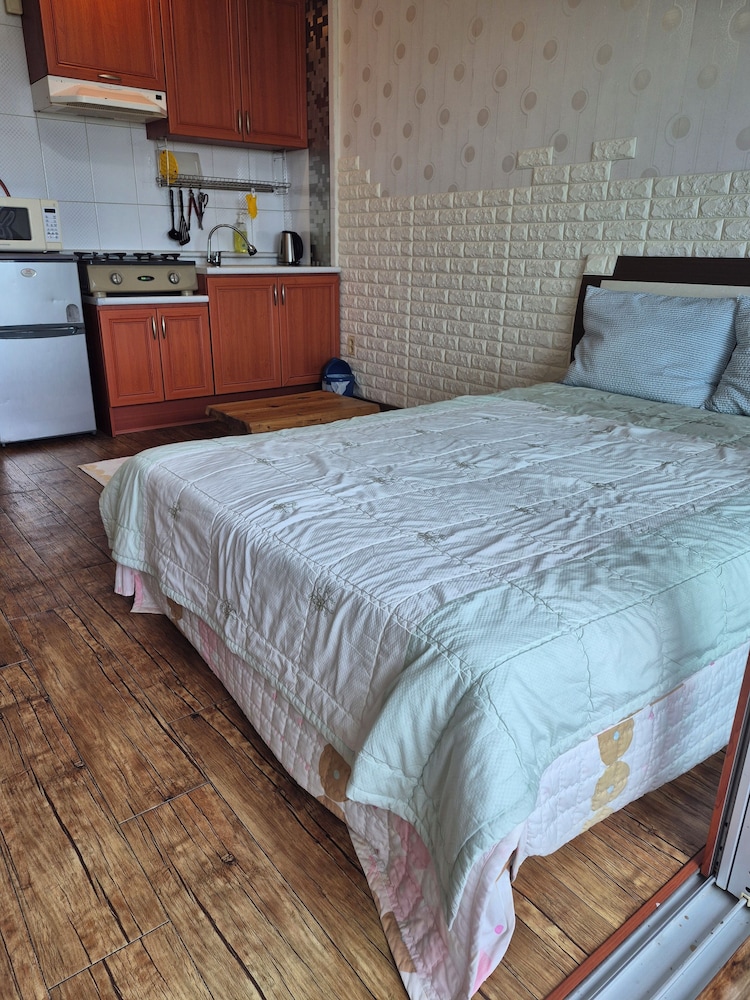 STANDARD, SINGLE, SEA VIEW