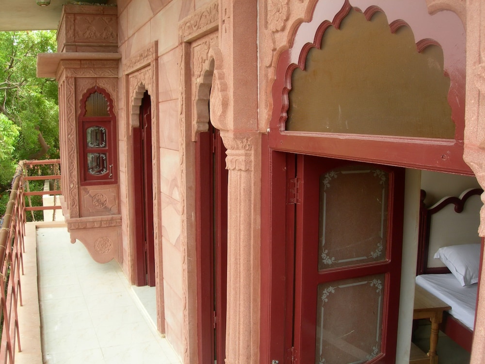 JEE RI HAVELI 3/50