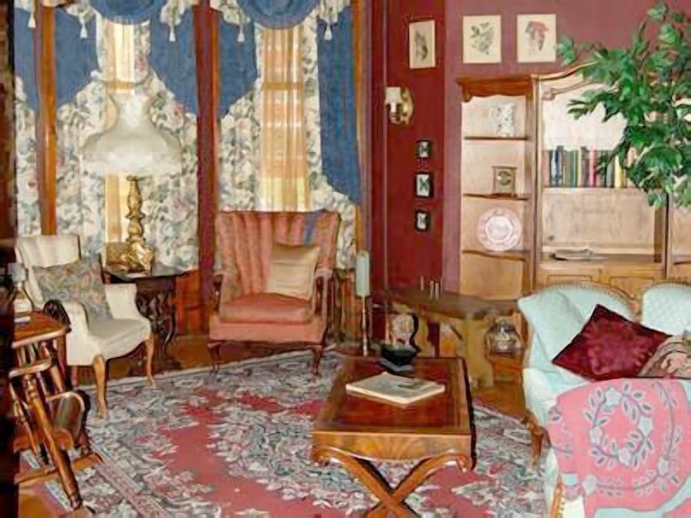 Schuster Mansion Bed & Breakfast 27/51