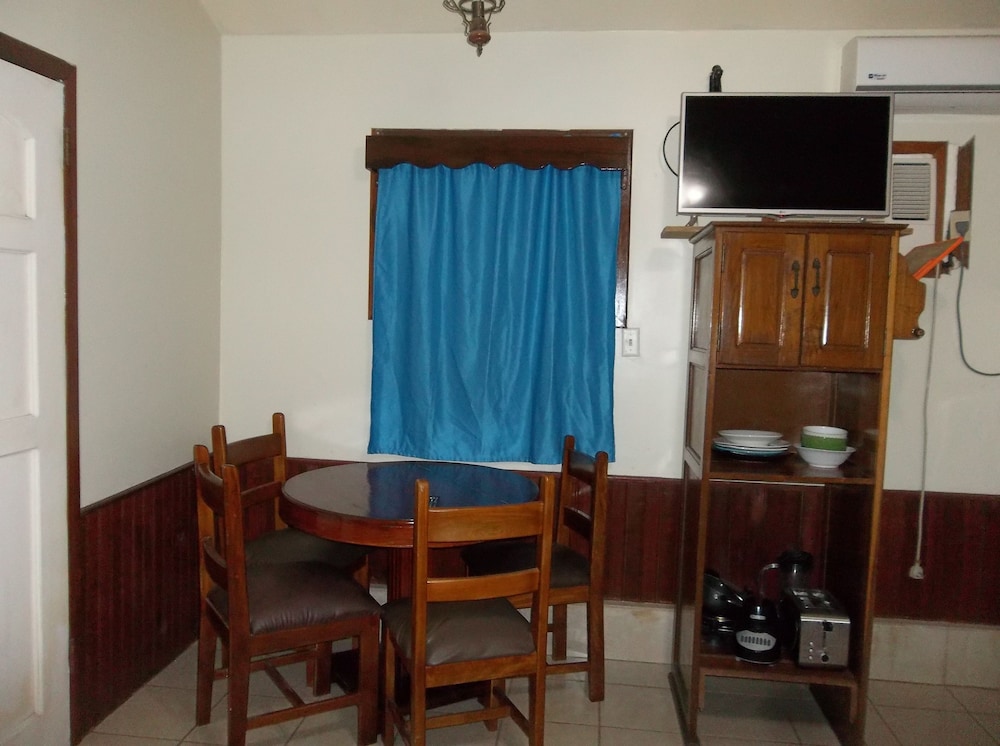 Foster's West Bay Resort 60/69