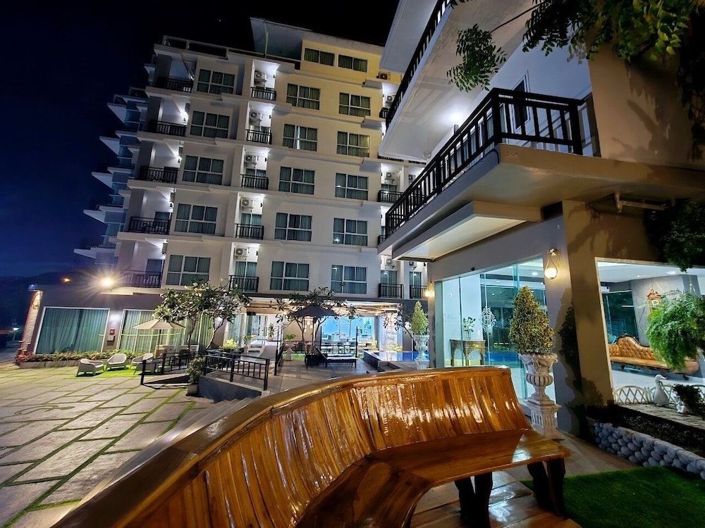 LHC Hotel and Resort 7/75
