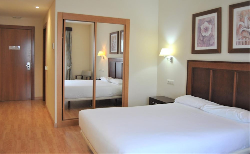 Hotel Santiago Leon 21/50