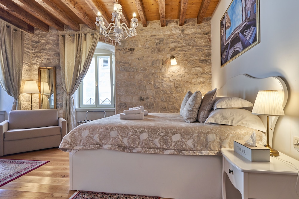 JUNIOR SUITE, CITY VIEW, ANNEX