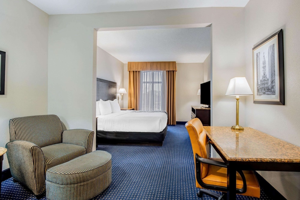 La Quinta Inn And Suites by Wyndham Mt. Laurel - Philadelphia 45/62