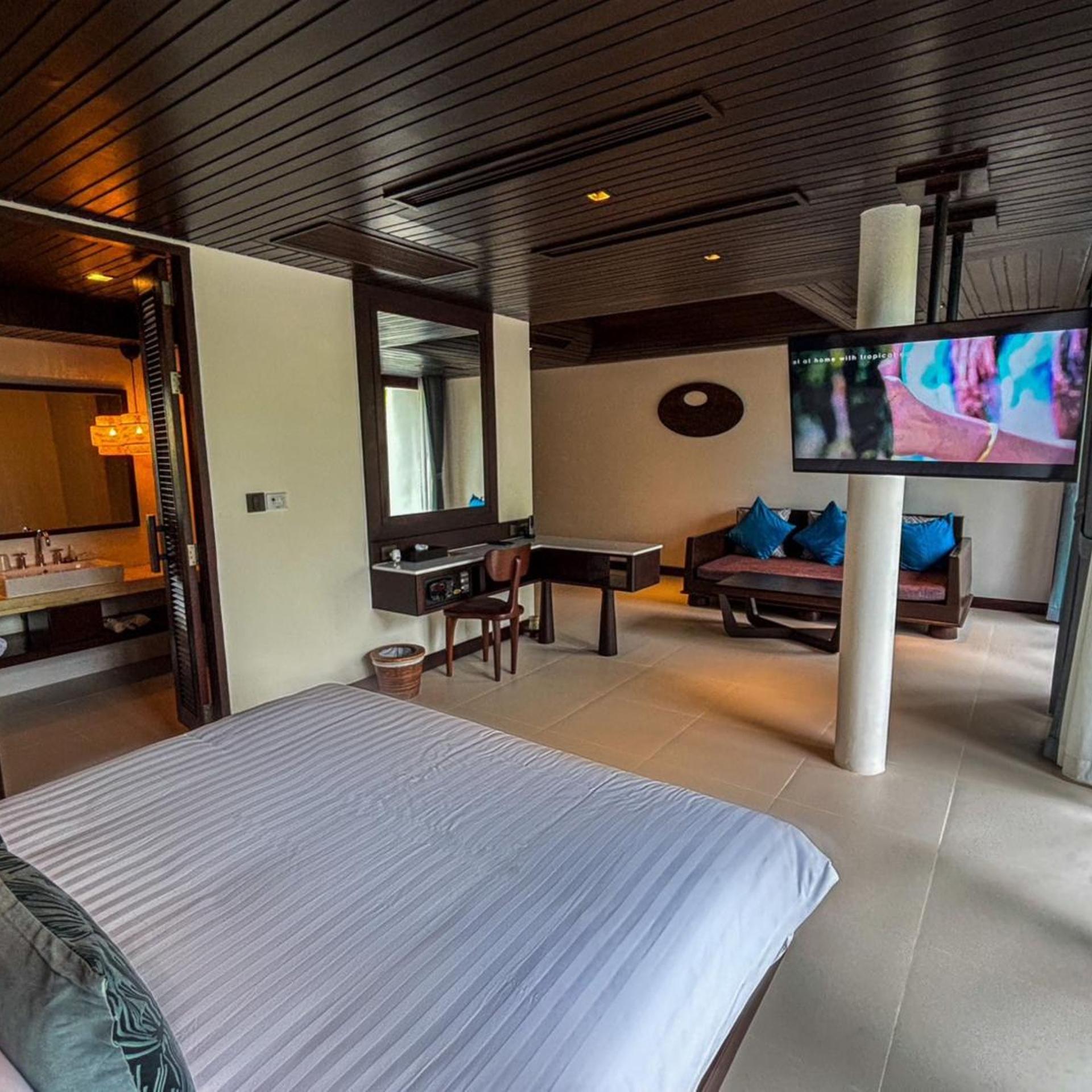 2 Bedrooms, Prime, Pool, Villa, King Bed