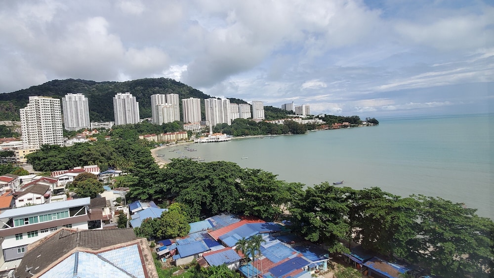 Leisure Cove Hotel Apartments 45/50