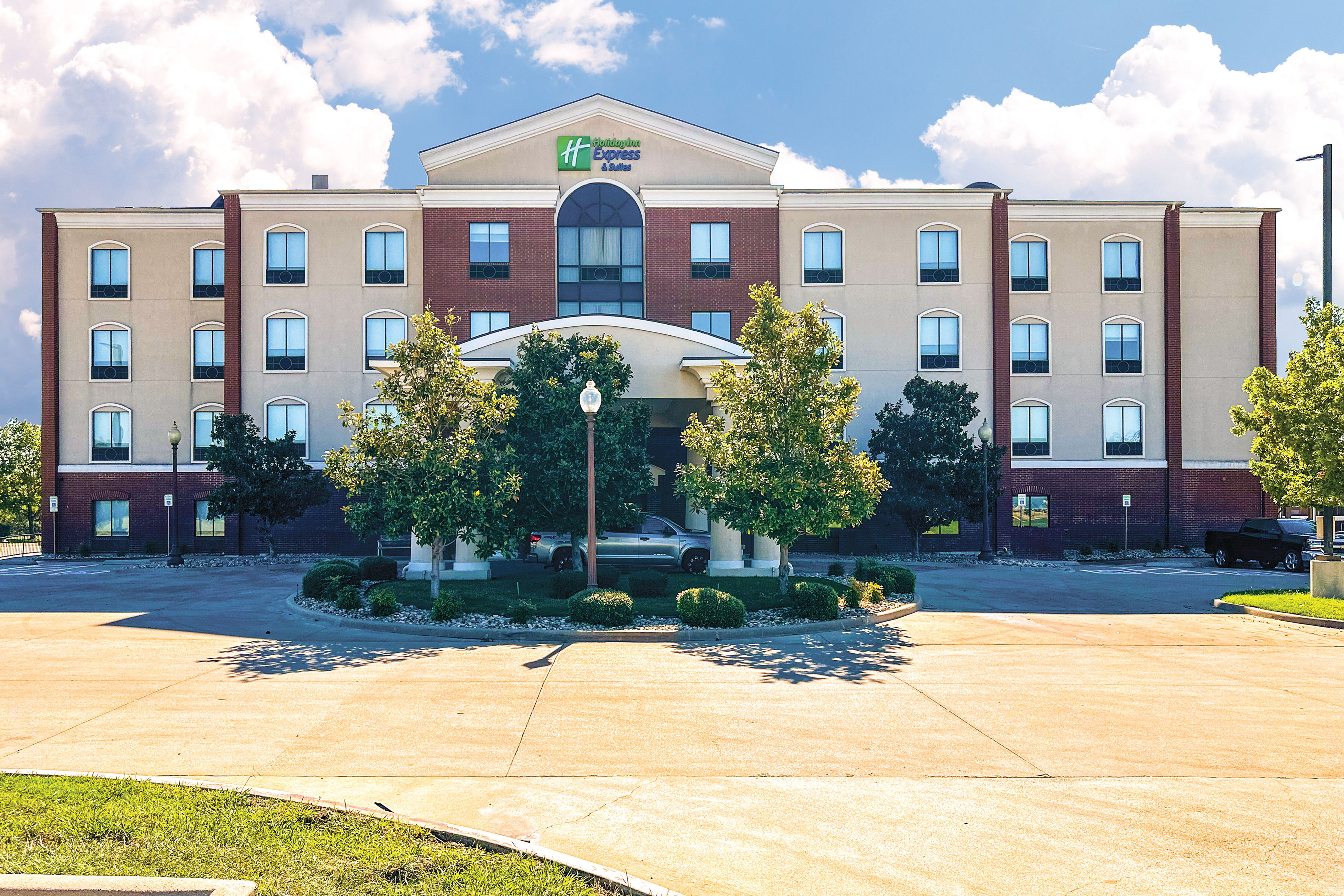 Holiday Inn Express Hotel Suites Ennis 61/70