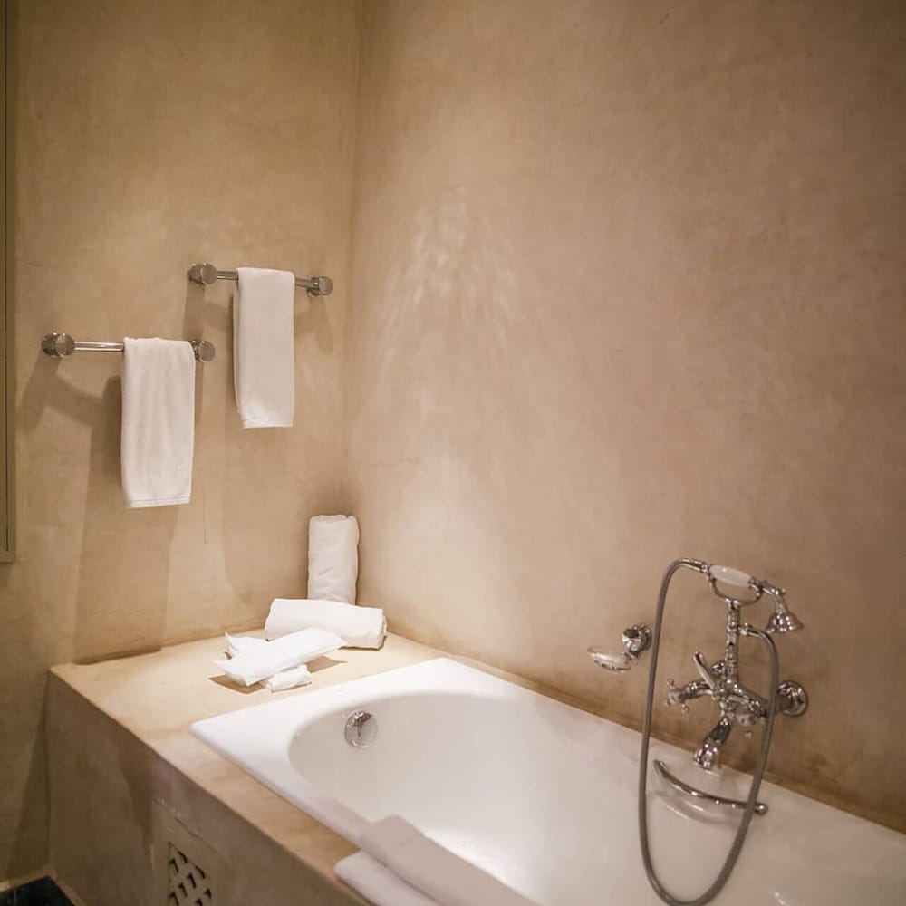 Domaine des Remparts Hotel and Spa 59/60