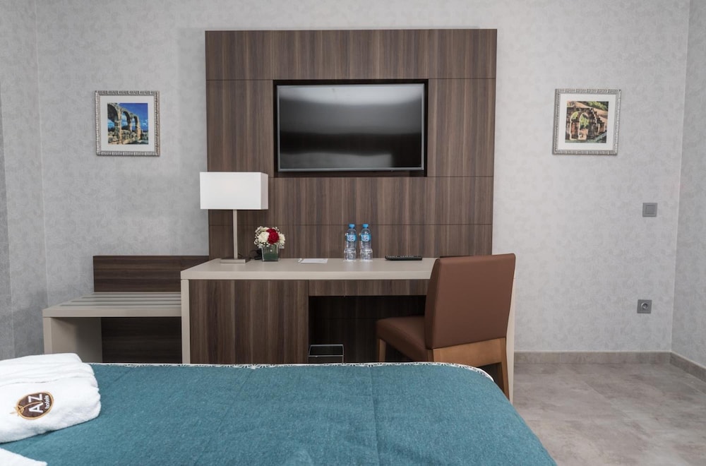 Az Hotel Montana (Nt) 37/49