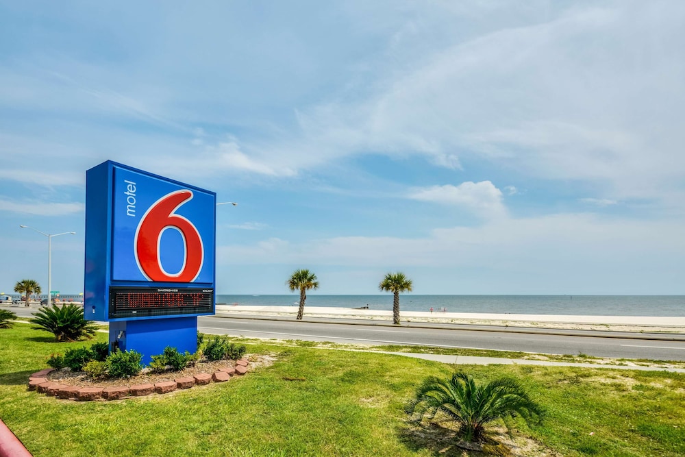 Motel6 Biloxi, MS - Beach 48/60
