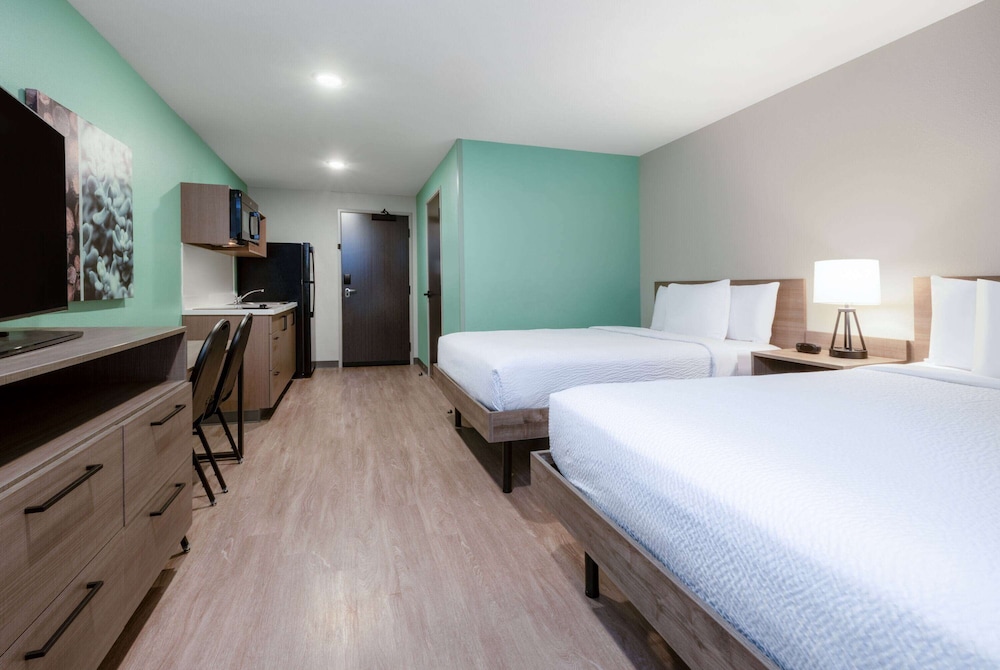 ECHO Suites Extended Stay by Wyndham Phoenix-Peoria/Glendale 36/74