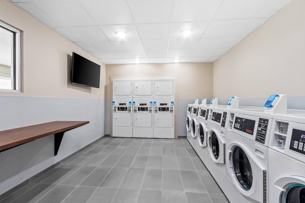 Everhome Suites Yuma East I-8 43/50