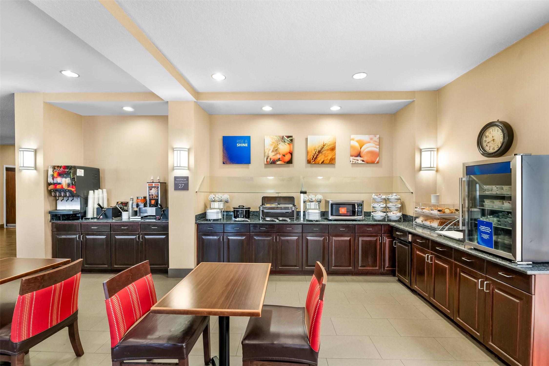 Comfort Suites Orlando International Airport 29/35