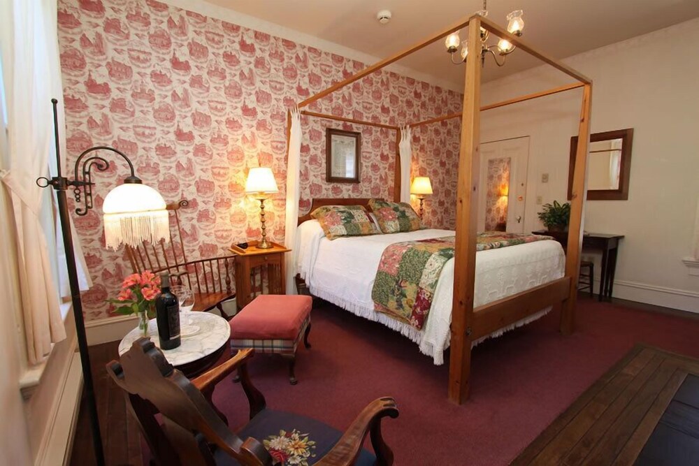 Joshua Grindle Inn 25/64