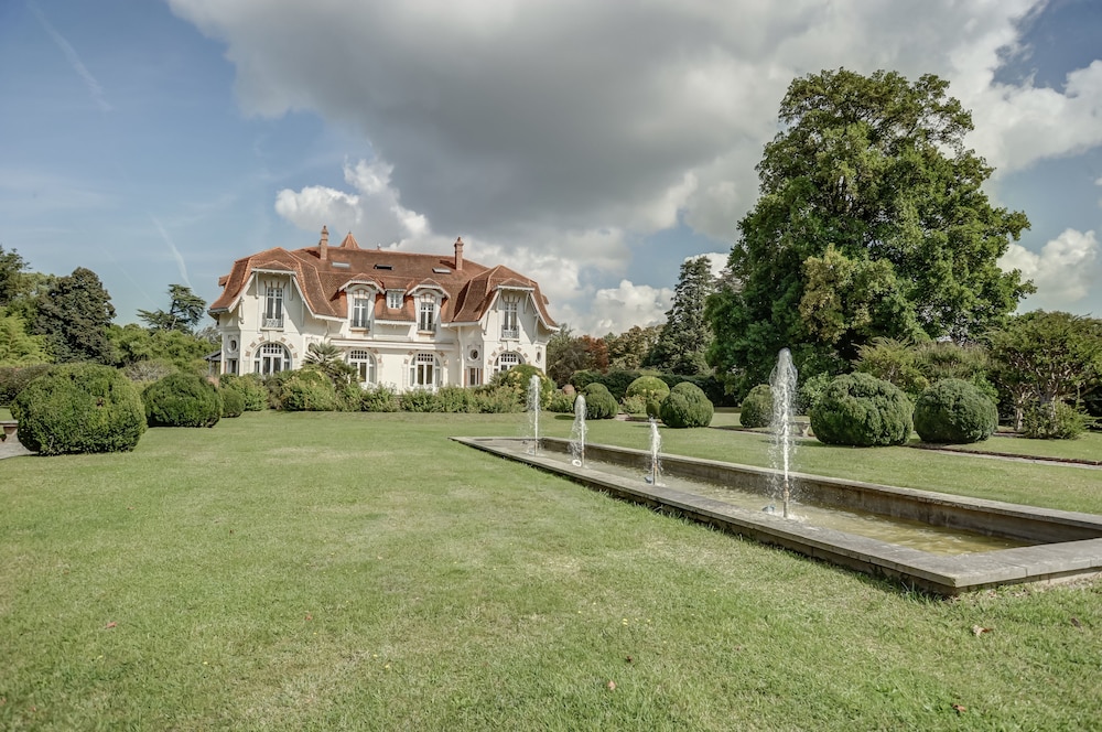 Chateau Du Clair De Lune 44/50