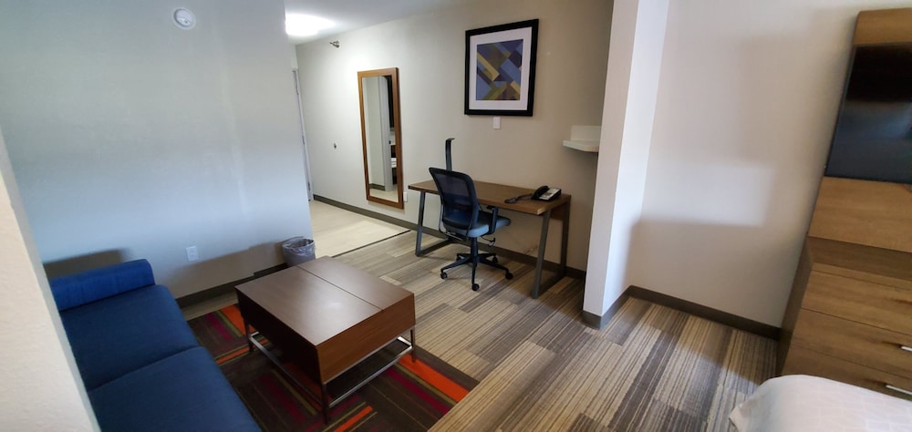 Holiday Inn Express Hotel And Suites Kinston 57/72