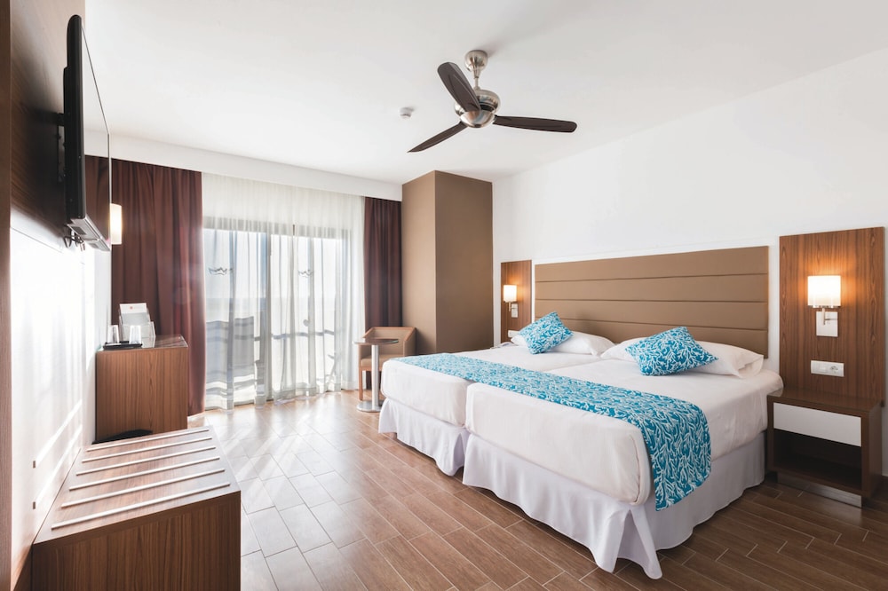 Hotel RIU Bravo 15/42