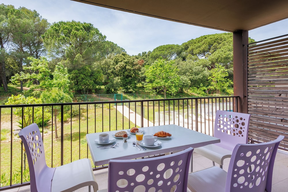 Residence Le Pont Du Gard 42/48