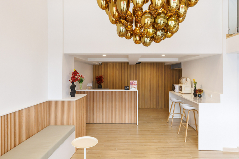 Takka Hotel - Bearing 2/11