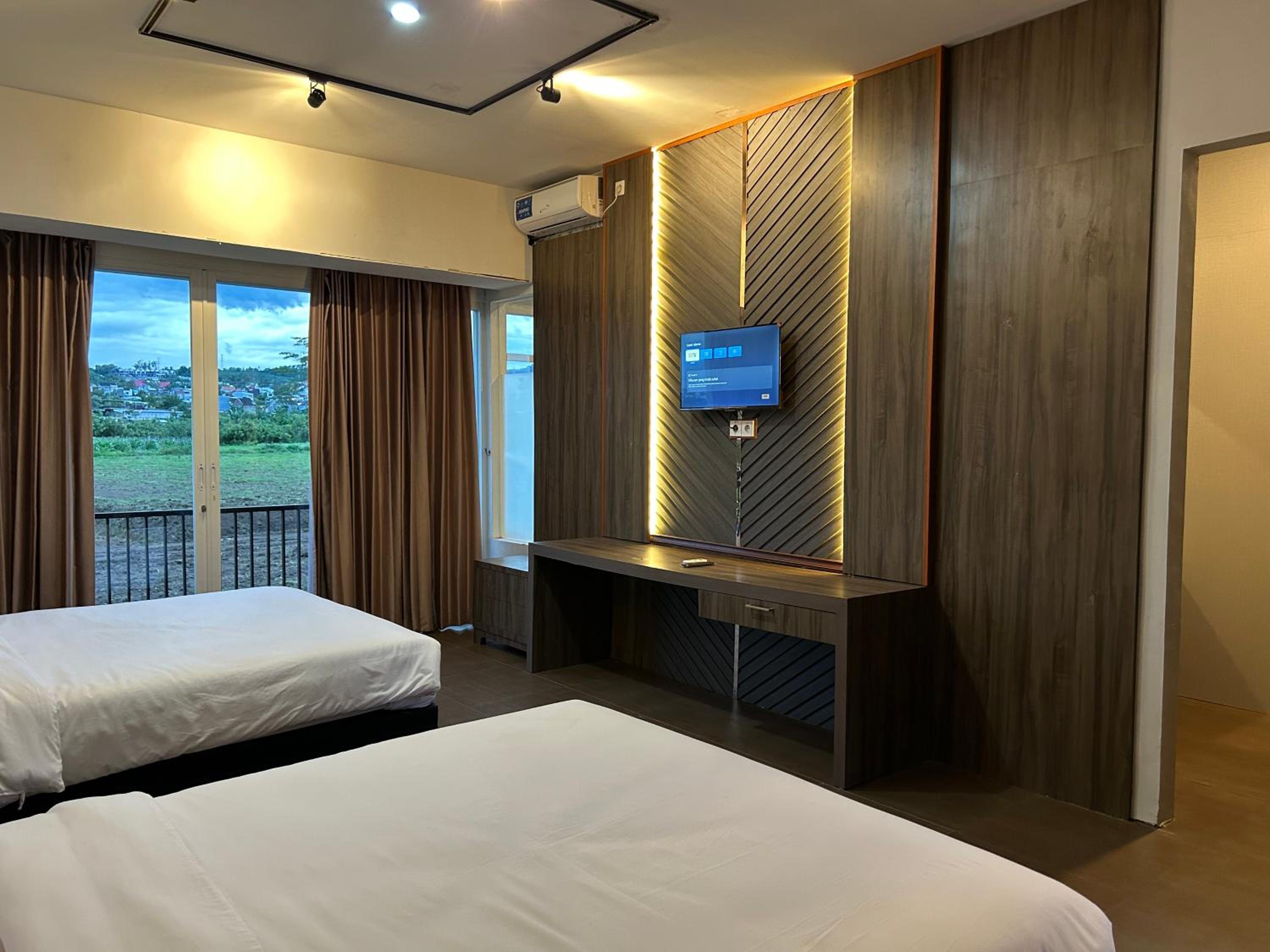 جناح عائلي بسريرين مزدوجين، Bwalk Hotel Malang 2/2