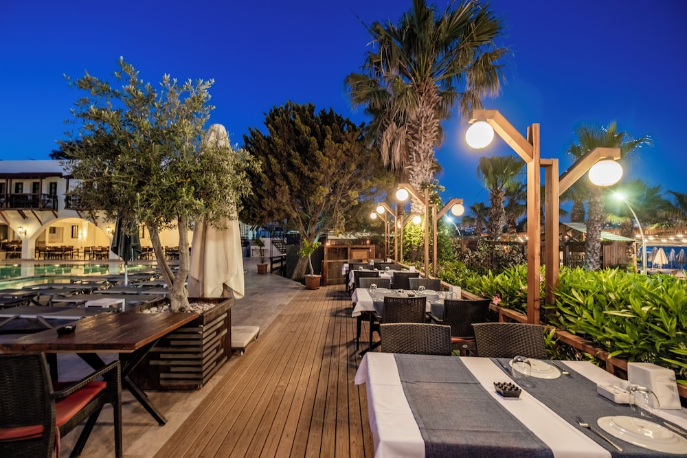 Costa Bitezhan Hotel 55/73