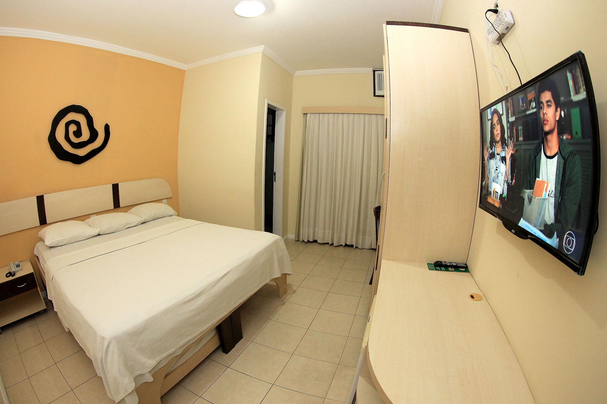 DELUXE, DOUBLE BED