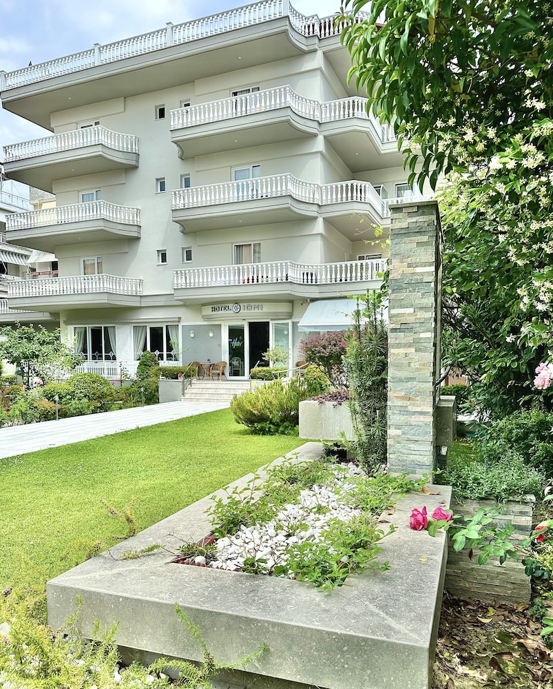 Hotel Ioni 8/50